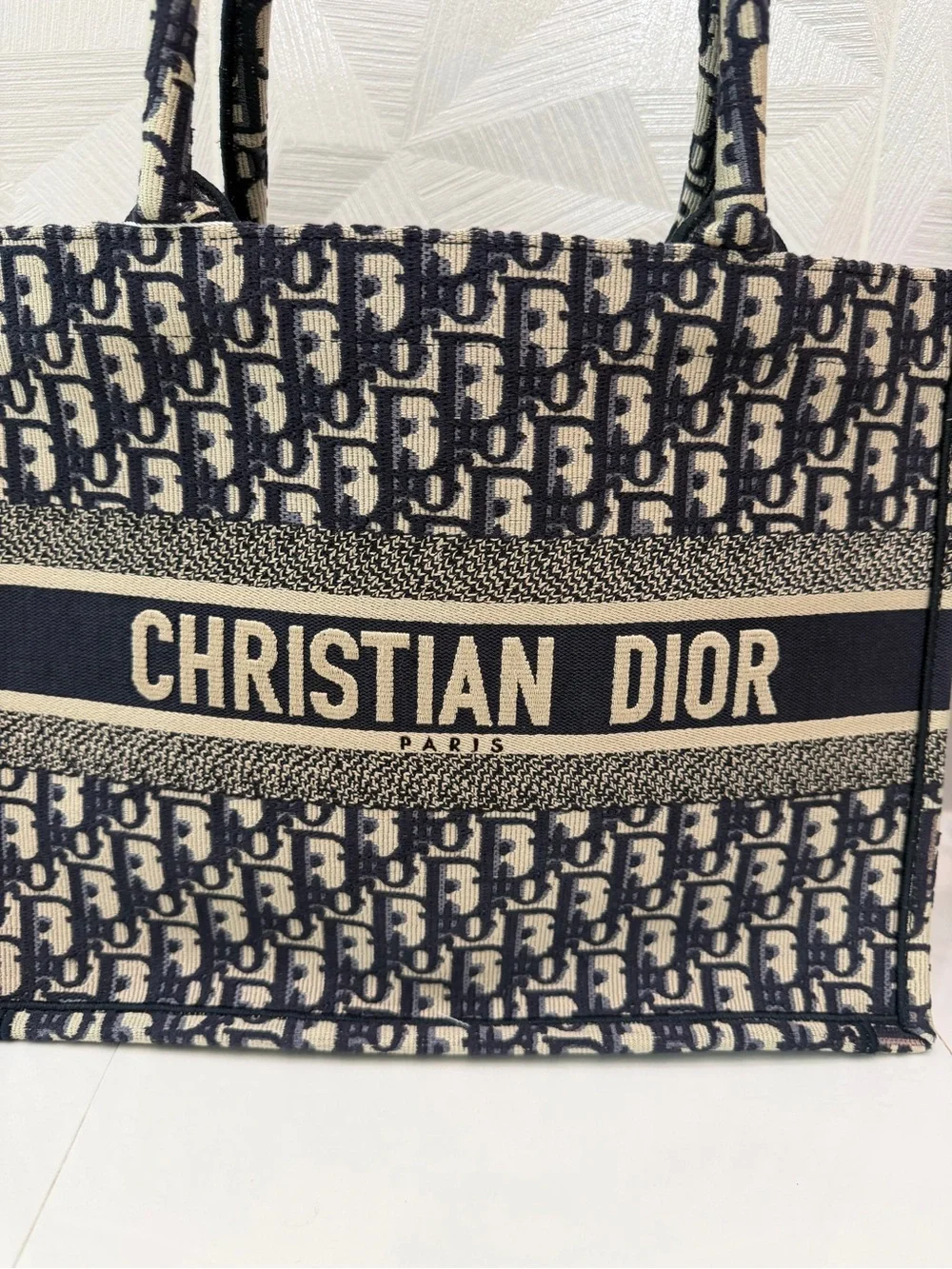 Dior medium book